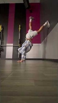 Video from tonight’s training #balance #handstandhold #workout