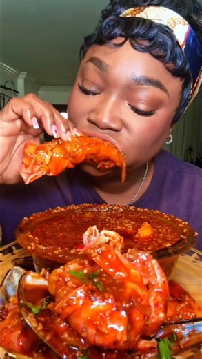 🦞 MASSIVE BIG BITE! THIS LOBSTER SEAFOOD BOIL IS PURE TEMPTATION 🤤🔥 @EatcookandliveitupSmile