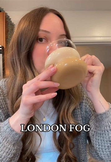 3 ingredient fruit loop latte ☁️✨ literally obsessed with London fogs lately 🫶🏻 #londonfog #matcha #icedcoffee #coffeerecipe #coffeebar #easyrecipe #fruitloops