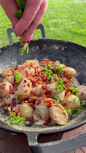 Garlic Creamy Bacon Potatoes Recipe (1 kg potatoes)