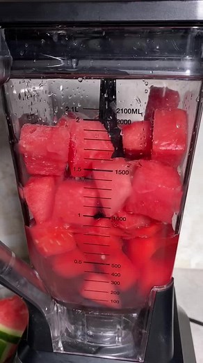 Recipe: 4 c frozen watermelon 2 c rosè wine Juice from 1 lime 2 tbsp agave 1. Blend all ingredients in a blender. #summereats #healthyliving #healthyrecipes #cocktails #summercocktails