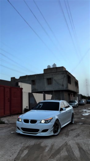 استكشف تفاصيل سيارة BMW غير المتوفرة في كوبرا