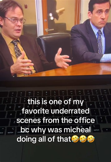 when he pulled up the chair next to them and looked out the window like he’s so unserious😭😭 #fyp #foryoupage #theofficeus #michealscott