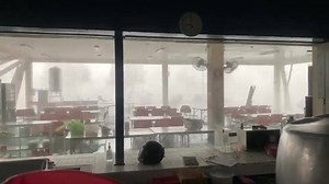 #ขอนแก่นระทึก!! เหตุการณ์วาตภัย ในเขตพื้นที่ต.บ้านทุ่ม อ.เมือง จ.ขอนแก่น ซึ่งเป็นเหตุการณ์เกิดขึ้นเมื่อเวลา 17.00 น. (โดยประมาณ) ที่ผ่านมา มีความเสียหาย Cr.วันทวี พาณิชย์ #เครือข่ายเพื่อนเตือนภัยจังหวัดขอนแก่น 19.25 น. | Khon Kaen City : ขอนแก่นซิตี้