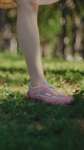 【ECCO BIOM C-TRAIL系列戶外運動鞋 探索城市山林 體驗「生動人生」】 ECCO推出最新2025秋冬ECCO BIOM C-TRAIL系列戶外運動鞋，靈感源以北歐的自然基因，融合戶外設計元素，讓你在今個秋冬以輕盈步伐穿梭城市與山林，在自然中生動。鞋款選用優質ECCO皮革結合紡織物料，搭載ECCO獨創的BIOM® NATURAL MOTION®自然律動技術，促進自然靈活的步伐，同時配備GORE-TEX®防水技術，助你從容應對各種地形挑戰。 系列備有男女裝，並以秋冬色系打造，為你的戶外造型注入時尚風格及機能魅力。系列現已於ECCO香港及澳門的各專門店及專櫃發售，歡迎你親臨選購！ 【ECCO BIOM C-TRAIL — Explore Nature, Life in Every Step】 Inspired by Nordic nature and outdoor living, ECCO presents its Autumn/ Winter 2025 ECCO BIOM C-TRAIL collection. Designed to empower you to move