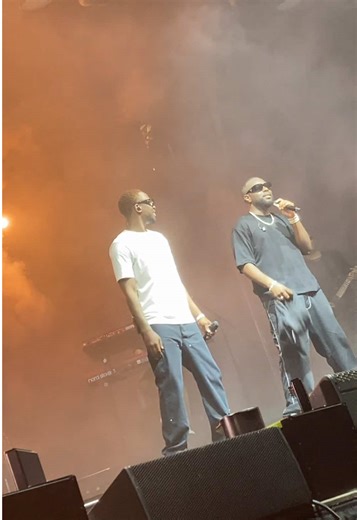 Concert Live: Dadju et Gims Interprètent des Hits