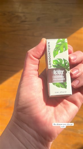 My go to after needing a little break for my nails is a three step process: nail hardener, @LondontownUSA illuminating nail concealer, and then their top coat. It’s the perfect shade of light pink but looks so put together if you just need something natural looking. #londontownnailpolish #sundayreset #sundayresetroutine #sundayresetwithme