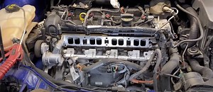 Watch A Tech Tackle Ford EcoBoost Carbon Deposits: Video