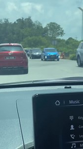 Jem teruk area Jakar. Minor accident Hilux langgar blkg Saga | Sarawak Roads Update