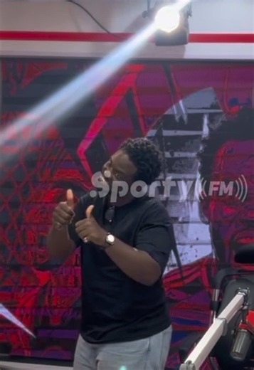 Asamoah Gyan thumbs-up dance recreated in Black Stars dressing room