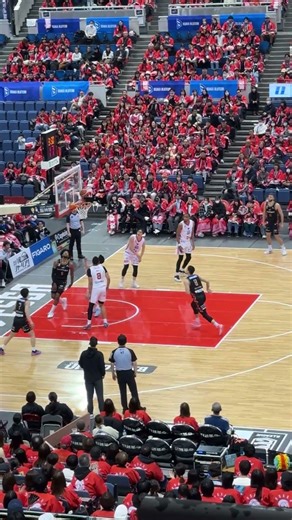 大阪エヴェッサ ダブルクラッチで相手をかわすボンズ選手 #shorts #大阪エヴェッサ #富山グラウジーズ#basketball #Bリーグ