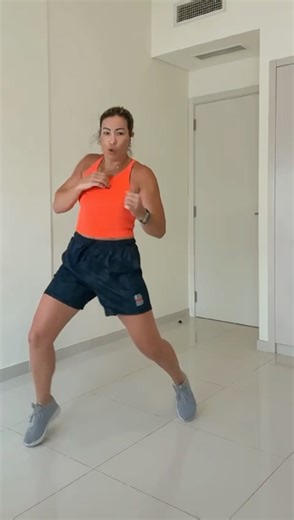 La co-creatrice del Programma Strong Nation in azione durante una delle tante formazioni virtuali. la prossima sarà il 02 Novembre. Sarà sia in Inglese che in Italiano .The co-creator of the Strong Nation Program in action during one of the many virtual trainings. The next one will be on November 2nd. It will be in both English and Italian. | Alessandro Belletti