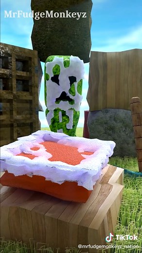 Minecraft Creeper Cake - Fun Baking Tutorial