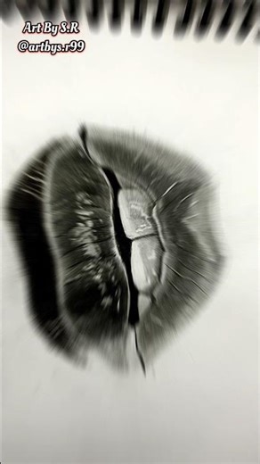 Realistic Lip Drawing Timelapse #portrait #art #shorts