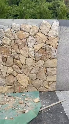 Pierre & Nature Lyon on Instagram: "Retour Client - PAREMENT MURAL ROCK FACE Donnez du caractère et du relief à vos murs avec notre parement mural Rock Face, idéal pour l’intérieur comme l’extérieur ✨ 💶 Seulement 42€ / m² 🚨 🎨 3 coloris disponibles 🚚 Livraison dans toute la France 🇫🇷 Qualité, style et durabilité pour sublimer vos espaces et créer un effet pierre naturel et tendance. 📍 Adresse : 152 Route de Grenoble, 69800 Saint-Priest 📞 Infos & commandes 07 81 55 68 97 06 59 99 61 27 👉 