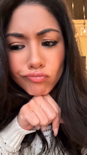 Vivian Ralena Williams on Instagram: "Ummmm…. I got somethin to tell ya 😘"