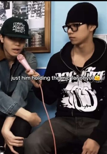Mama y Papa RulNyul RPS duet — him holding the mic for Ohyul