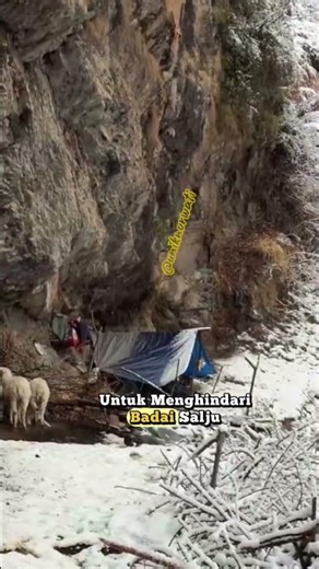 Bagi Sherpa, tebing bukan ancamantapi pelindung dari ganasnya Himalaya. #culture #traditinal #facts