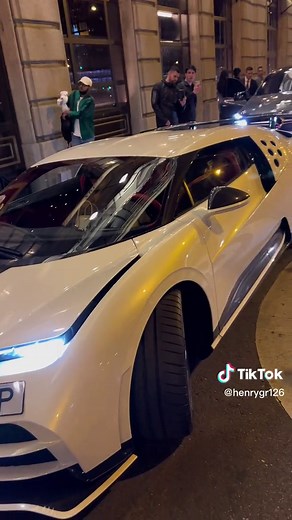 Cristiano Ronaldo: Su impresionante Bugatti en Lisboa