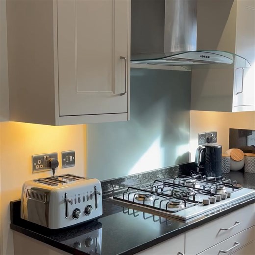 💡 Most people think the only way to get a new kitchen is to rip everything out and start from scratch… But what if you could transform the heart of your home — without the mess, expense, or weeks of hassle? At Kitchen Makeovers Bath, we upgrade your kitchen by replacing the doors, worktops, handles, and panels — keeping your existing layout. It’s faster, cleaner, and thousands of pounds cheaper than a full renovation. 🛠 Installed in as little as 2–3 days 🎨 Huge range of styles — modern, class