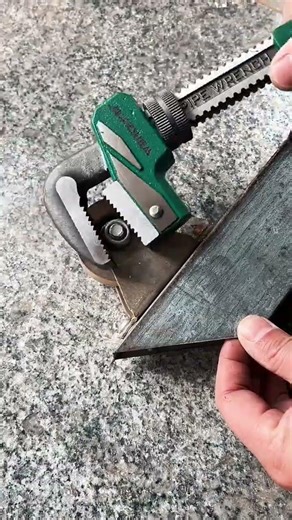 Large opening quick pipe wrench #Hardware tools...