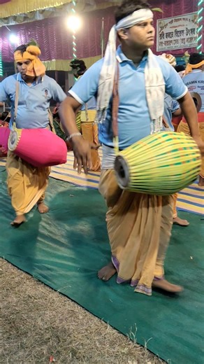 Watch the mridangam being played with hands on ears #Harinama #HareKrishna #Kirtan