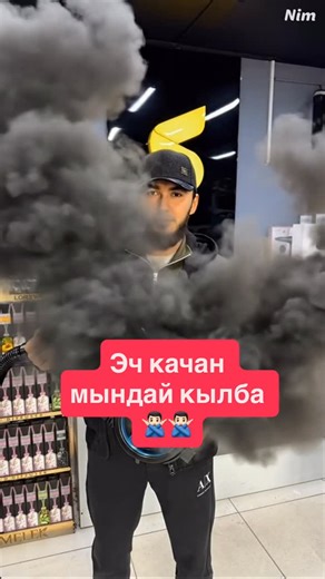 Бытовая техника | 16+ лет на рынке on Instagram: "❌ 3 основные ошибки при использовании пылесоса 1️⃣ Не чистить фильтр 🧹❌ Когда фильтр забит пылью, ухудшается циркуляция воздуха 🌪️, падает мощность всасывания 📉. В результате мотор перегревается 🔥 и быстрее выходит из строя ⚠️. 2️⃣ Использовать обычный пылесос во влажных местах 💧❌ Если в пылесос, не предназначенный для сбора воды, попадёт влага или влажная пыль 💦, это может повредить электрические компоненты и привести к поломке двигателя �