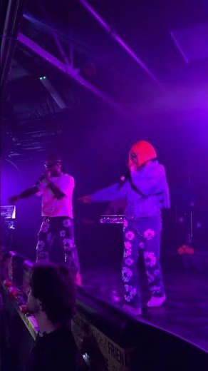 Jacquees and Dej Loaf perform “set it off“ live on FAFZ tour