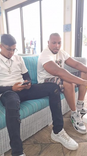 Too much Sun☀️ inside not nice for the eyes👀