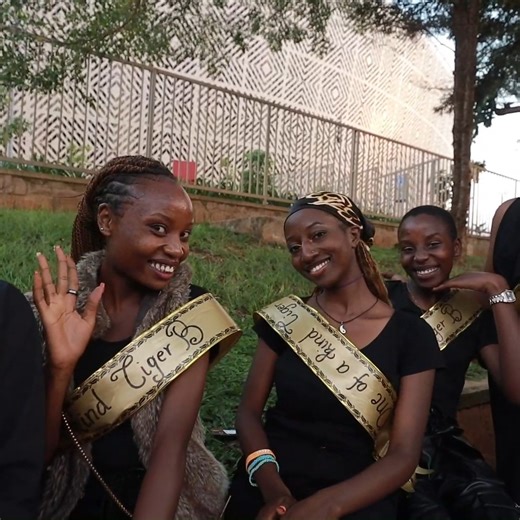 Rwanda TV on Instagram: "🎥 AMASHUSHO 🎥 Abakunzi ba muzika babarirwa mu bihumbi batangiye kugera muri BK Arena ahagiye kubera igitaramo "The Nu-Year Groove Concert" The Ben agiye guhuriramo na Bruce Melodie. Abageze ahabera iki gitaramo baserutse biteguye gutaramana n'aba bahanzi bakora umuziki ubanyura. #RBAShowbiz #TheNewYearGroove2026 📹: @_iraa_claude"