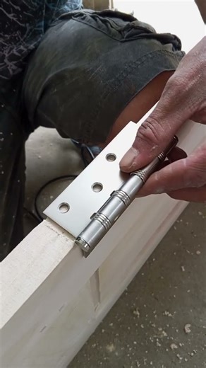 Installing a Door Hinge with a Router #woodworking #carpenter