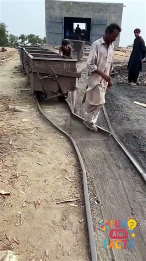 How Coal-hauling Trains Operate ?