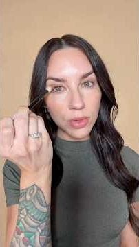 Easy eyeshadow for beginners (only one color needed) #makeuphacks #eyeshadowhack