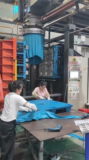 Plastic Moulding Process 🏭🧱 | How Plastic Products Are Made in Factory