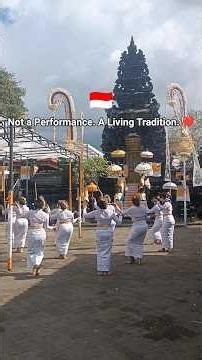 🇮🇩 Traditional Balinese Dance at Pura Luhur Silayukti Temple .