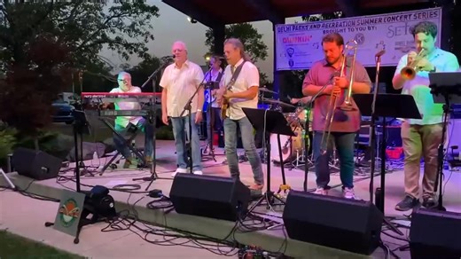 This is how to end a set, TAKE IT TO THE BAND!!! | Cincinnati Transit Authority