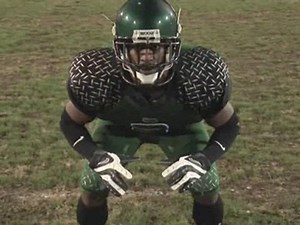 Football Essentials : What equipment do football players wear?