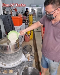 638K views · 6.1K reactions | Authentic Teluk Intan style Chee Cheong Fun in Puchong, using 70 years old recipe  安顺仔猪肠粉专门店 Anson Chee Cheong Fun @ Puchong [Non Halal] | Fun N' Taste | Facebook