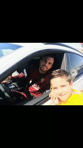 Videos de Falinfalon (@el_caletero_) con “Himno oficial del centenario del Sevilla F.C. - El Arrebato”