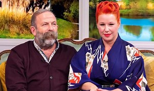 Escape to the Chateau: Dick teases Angel about the grass