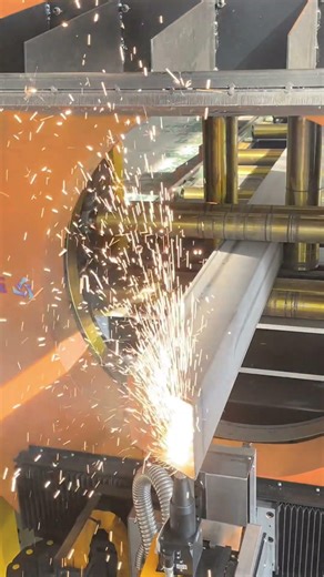 Laser steel cutting machine for Z-shaped cutting of square tubes