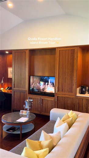 One of the best resort views in Australia I have seen so far!📍Qualia, Hamilton Island #qualia #hamiltonisland #luxurytravel #roomtour #whitsundays