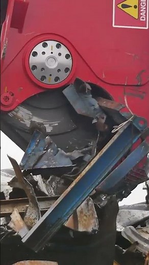 LaBounty Scrap Metal Shear In Action On Demolition Site
