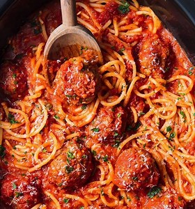 Crock-Pot Spaghetti is SO much easier than boiling pasta. Full recipe: http://dlsh.it/hdsLxu5 | Delish