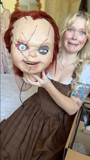 Share with an 80’s Horror lover! 🔪🩸 Unboxing the chucky Doll animatronic from ‪@HomeDepot‬