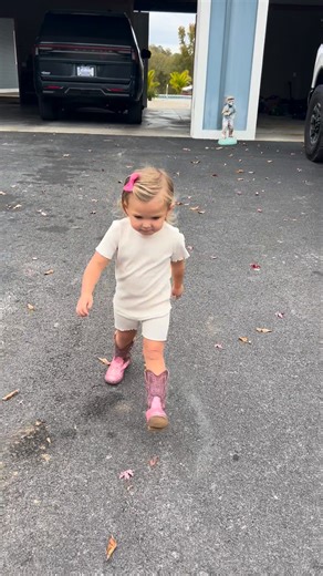 #Hollis #boots #pinktober #pinkboots #sparklyboots | Vicki McGaha Hatcher