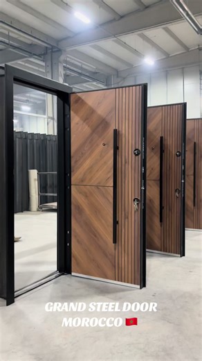Exploring the Grand Steel Doors of Casablanca