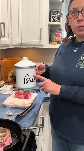 Perfect Gift: Bacon Grease Strainer Container for Cast-Iron Lovers