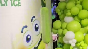 体験型アイス?!『ベロベロバー』りんご味がセブン-イレブンで発売中!!最初はシャリ!! 時間が経つと"ぷるんぷるん"のゼリー食感に。80年代に流行したギミック系アイスを彷彿させる新しいのに懐かしさを感じるアイスバーです。4月13日（月）からは ＠ FROZEN でも販売が始まります。