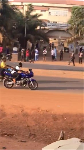 Testing my Honda hornet on the street of makurdi Benue station